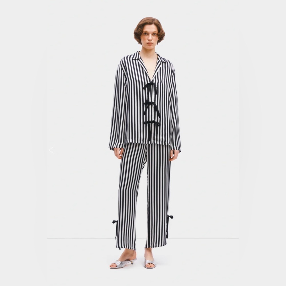 Sleeper party pajamas Phoenix Striped Set with Bow Details - M - like new